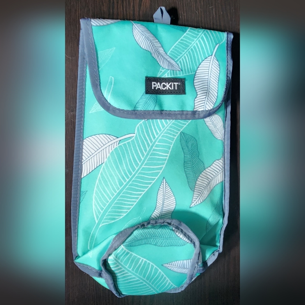 Insulated wine bottle bag